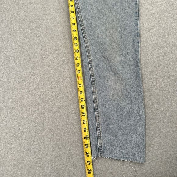 Vintage Levi's 512 Slim Fit Tapered Leg Jeans size  11 JR. L Raw Hem High Rise - Picture 13 of 16